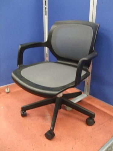 【またまた入荷！】コクヨ製のマリンバチェア入荷しました！【ミーティングにバッチリ】【会議チェア】
                                    中古
            