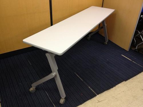 【事務机】【8/9入荷】<br>【サイドスタックテーブル】【折りたたんで収納可能】【色：ニューグレー】
                                    中古
            