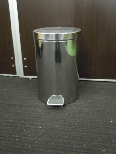 ゴミ箱
                                    中古
            