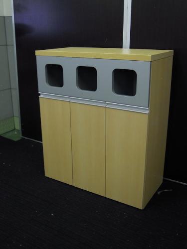 【1台入荷！】ゴミ箱　3つの入り口があり使い勝手抜群
                                    中古
            