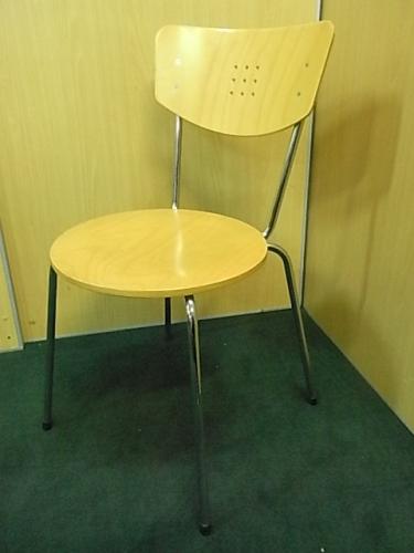 コクヨ（KOKUYO）｜■スタッキングチェア ビーボシリーズ　木目（バーチ）　【状態良好】　【会議チェア】
                                    中古
            