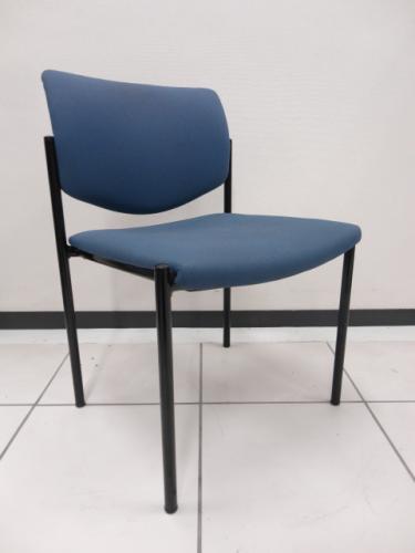スタッキングチェア　4本脚タイプ【会議チェア】
                                    中古
            