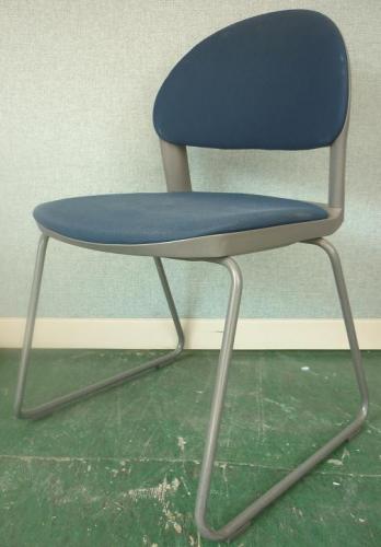 オフィス家具｜スタッキングチェア　コクヨ(KOKUYO)　150シリーズ　CK-152<br>渋いネイビーブルー!【会議チェア】
                                    中古
            