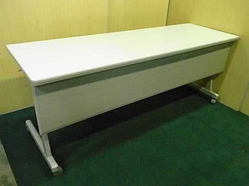 コクヨ（KOKUYO）｜■サイドスタックテーブル　幕板付き W1800　〜ワケありの為お買い得〜
                                    中古
            