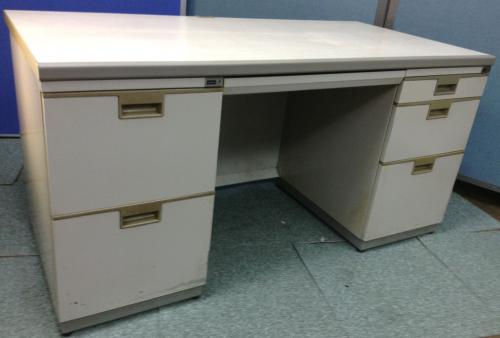 【事務机】|両袖机（袖机）|内田洋行(utida)製|W1400|
                                    中古
            