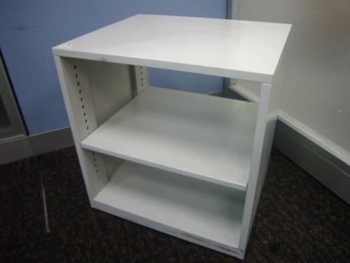 オカムラ製■TV台としてもプリンター台としてもご利用可能！！■キャスター付きの為移動もらくらく♪
                                    中古
            