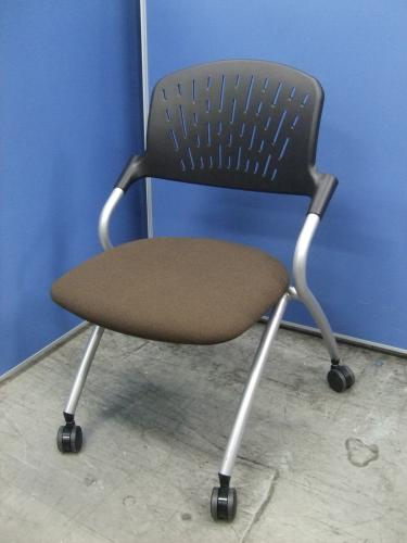 【ネスティングタイプ】LION製のミーティングチェア入荷しました！【シックなブラウン】【会議チェア】
                                    中古
            