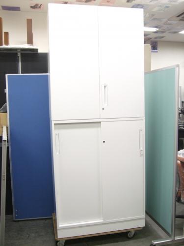 【状態良好品】コクヨ製の書庫セット入荷しました【両開き・引き違い書庫のセット】【エディアシリーズ】【人気のホワイト色】
                                    中古
            