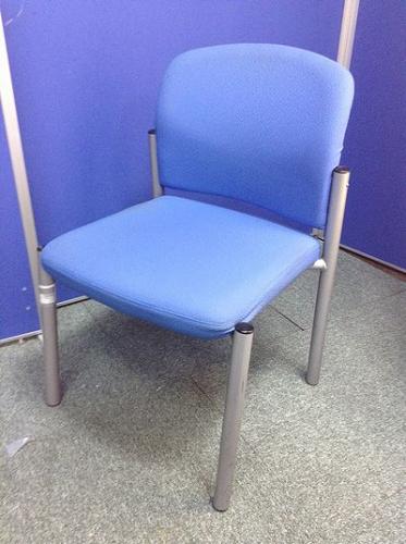 【事務用品】|スタッキングチェア|ナイキ（naiki）製|座面クッションがあり、座り心地抜群!!【会議チェア】
                        
                                    中古
            