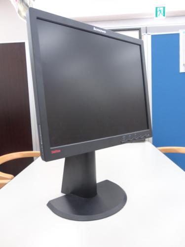 液晶17インチ
                                    中古
            