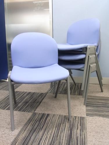 【残り３脚！】コクヨ　会議用チェア　スタックタイプ【会議チェア】
                                    中古
            