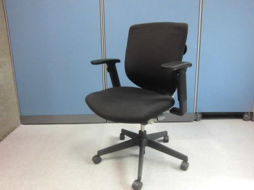 コクヨ　KOKUYO｜ラルゴチェア(Largo)｜肘付｜ブラック｜【高級チェア】【OAチェア】
                                    中古
            