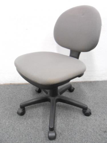 ■OAチェア　■肘無　■グレー　■シンプルなチェアです。
                                    中古
            