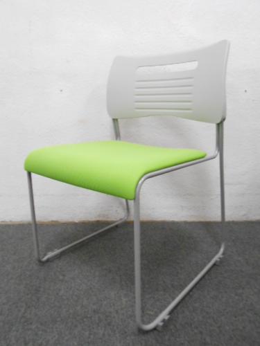 ■スタッキングチェア　■座面：ライムグリーン　【会議チェア】
                                    新品
            