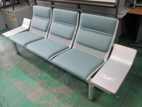 なんと中古では珍しいロビーチェアが入荷。公共施設や休憩所にいかがでしょう。
                                    中古
            