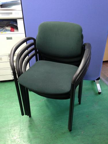 【スタッキングチェア】会議室用のチェア■落ち着いたグリーンでオフィスに高級感をだしてみませんか？■4脚揃う【会議チェア】
                                    中古
            