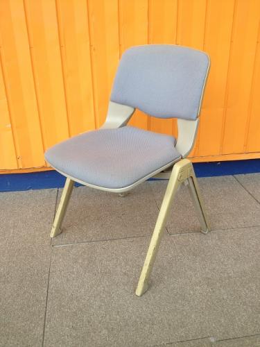 【オカムラ製】スタッキングチェア【会議チェア】
                                    中古
            