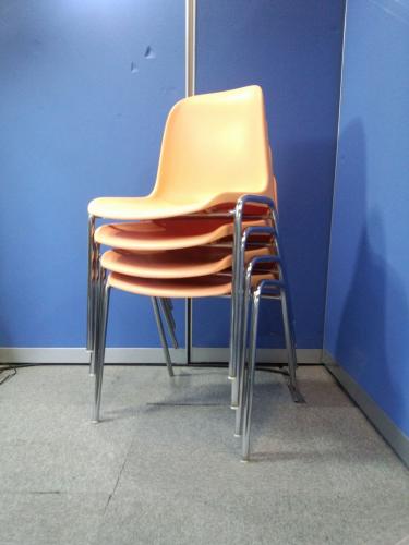 スタッキングチェア×４脚セット　■　状態良好　■　セット商品【会議チェア】
                                    中古
            