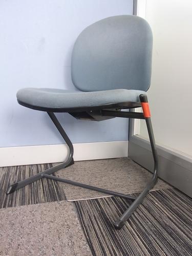 【ロープライス！】内田洋行　会議用チェア　スタッキングタイプで省スペース【会議チェア】
                                    中古
            