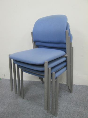 【オカムラ製　スタッキングチェア】重ねて収納　打ち合わせにいかがですか【会議チェア】
                                    中古
            