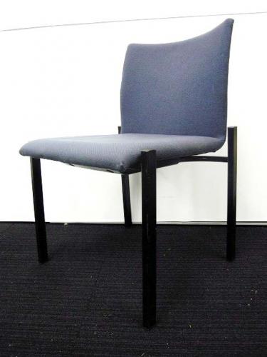 【残り2脚のため特価処分！状態良好！】コクヨ製　スタッキングチェア　ミーティングチェア　ネイビー　【中古オフィスチェア】【会議チェア】
                        
                                    中古
            