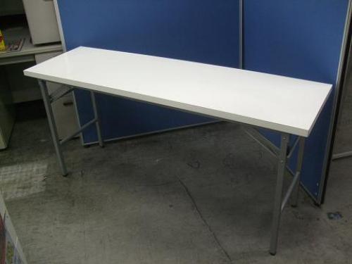 その他メーカー【折りたたみテーブル】※一台限りの大特価！！
                                    中古
            