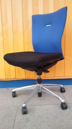 【オカムラ製】 フィーゴチェア サイドファスナータイプ　ミドルバック【okamura feego】【OAチェア】
                                    中古
            