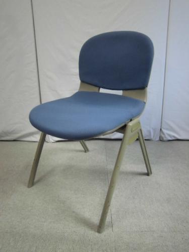 内田洋行　スタッキングチェア【会議チェア】
                                    中古
            