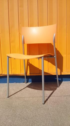 【オカムラ製】チャティー　スタッキングチェア【okamura　ch@ty】【会議チェア】
                                    中古
            