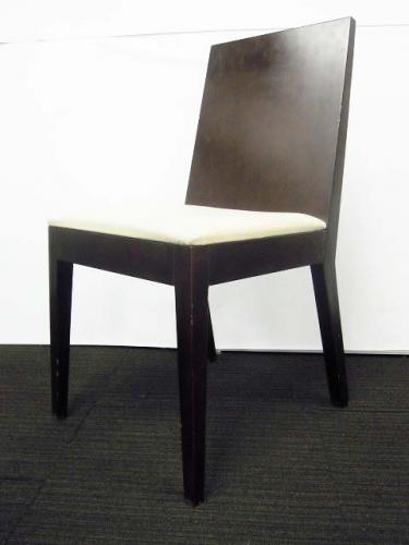 【4脚入荷！】木製チェア　【若干キズがございます】
                                    中古
            