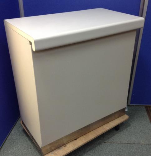 【事務用品】|ハイカウンター|コクヨ製(KOKUYO)|【引違い収納付き】
                                    中古
            