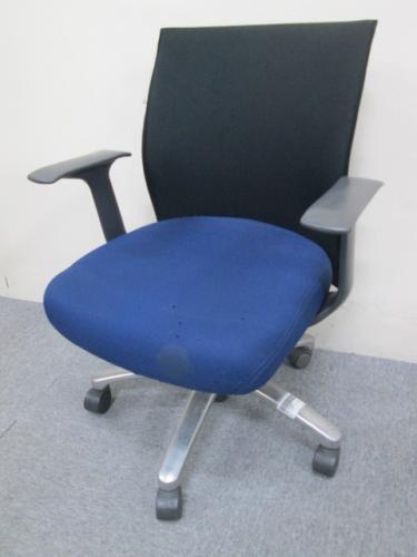 ■おつとめ品■コクヨ製エクサージュチェア肘付きが入荷。※座面にほつれとシミがある為、特価商品です。【OAチェア】
                                    中古
            