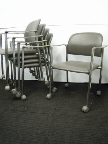 【セット商品】岡村製作所製　肘付きスタッキングチェア５脚セット　ミーティングチェア　ブラウン　【中古事務用イス】【会議チェア】
                        
                                    中古
            