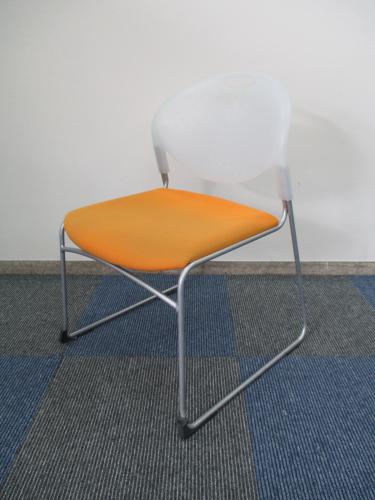 【ミーティングチェア】スタッキングチェア　KLC-111CB-Z5K8　オレンジ【会議チェア】
                                    中古
            