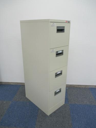 【残り1台】【A4ファイルキャビネット】　PLUS製　A4ファイルキャビネット　【鍵付き】【中古事務キャビネット】
                                    中古
            