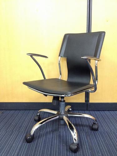 ■会議用椅子■ミーティングチェア■合皮のオシャレなチェア■状態良好■【会議チェア】
                                    中古
            