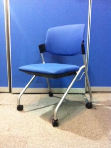 ネスティングチェア　【状態良好】【会議チェア】
                                    中古
            