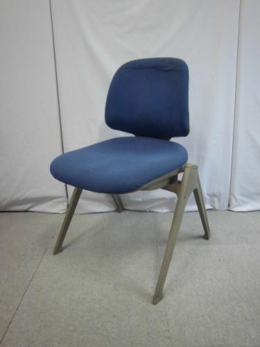 スタッキングチェア【会議チェア】
                                    中古
            