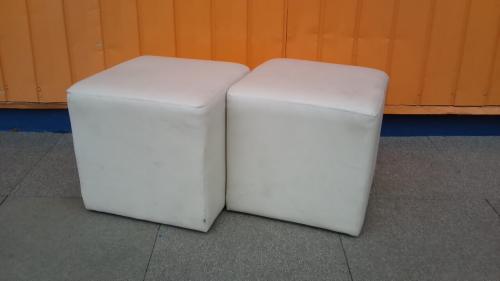 ホワイトカラー　スツール　2個セット
                                    中古
            