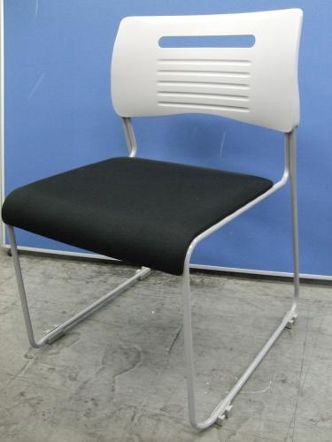【会議に最適】井上金庫製のスタッキングチェア【ブラック】【重ねられるタイプ】【会議チェア】
                                    中古
            