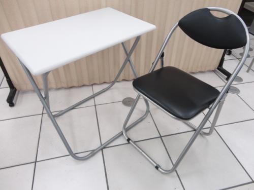折り畳みテーブル　新品　折り畳みチェア　【セット商品】
                                    中古
            