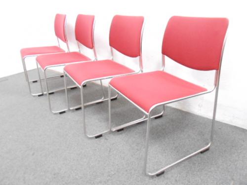 ■スタッキングチェア4脚セット　■イトーキ　■ラズベリーレッド（布張り）【セット商品】　【会議チェア】
                                    中古
            