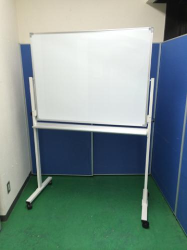 【ホワイトボード】【未使用品】ホワイトボード脚付き□未使用品□片面タイプ□1台
                                    中古
            