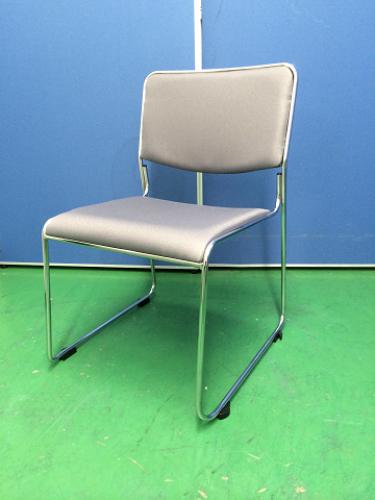 【未使用品】スタッキングチェア(重ねられるタイプ)□井上金庫製■2脚になった為お安くいたしました□お問い合わせはお電話でもOK！【会議チェア】
                                    中古
            