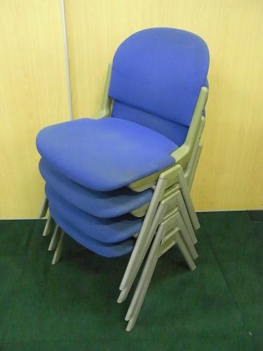 【セット商品】スタックチェア４脚セット【オカムラ】【会議チェア】
                                    中古
            