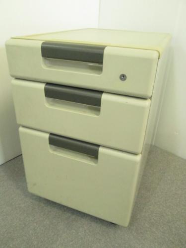 【残り1台、特別価格】プラス(PLUS)3段ワゴン
                        
                                    中古
            