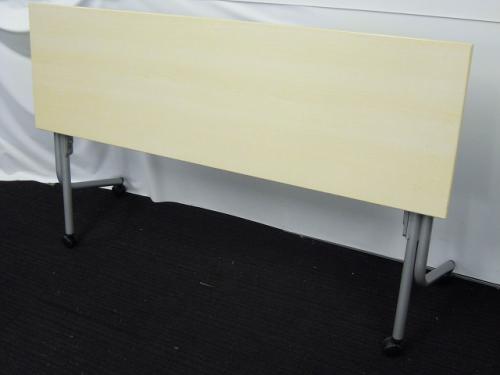 オカムラ製■スタックテーブル■W1500
                                    中古
            