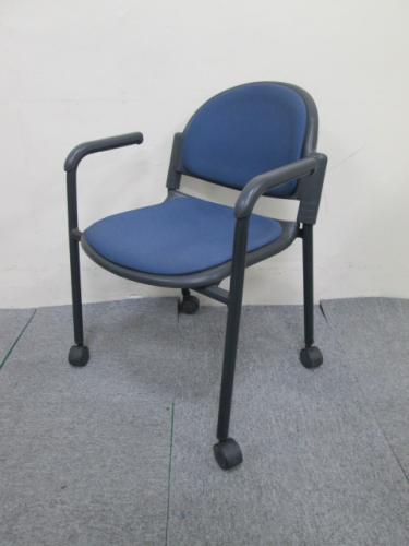 【ＰＬＵＳ製ＧＭシリーズ肘付スタッキングチェア｜キャスター付】【会議チェア】
                                    中古
            