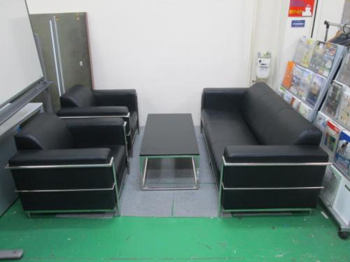 【応接セット一式】■人気のブラック色■４〜５名様のご使用に最適
                                    中古
            