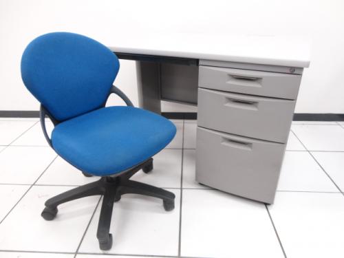  ITOKI デスク・事務椅子セット  【セット商品】
                                    中古
            